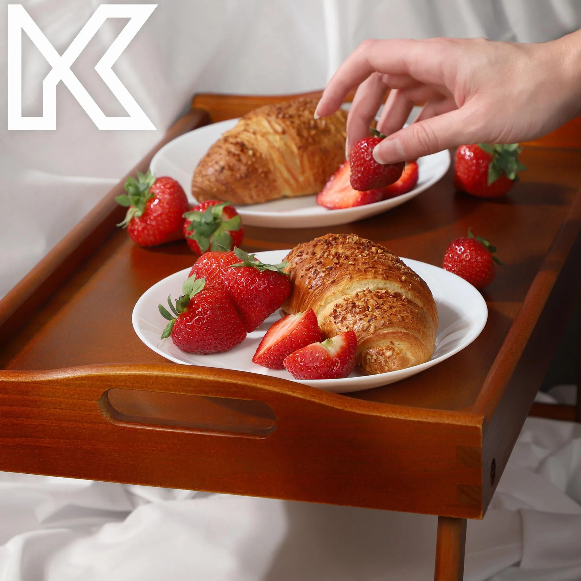 KADAX Stolik do łóżka taca śniadaniowa z drewna sosnowego 19 x 30 x 50 cm składana taca do serwowania brązowy