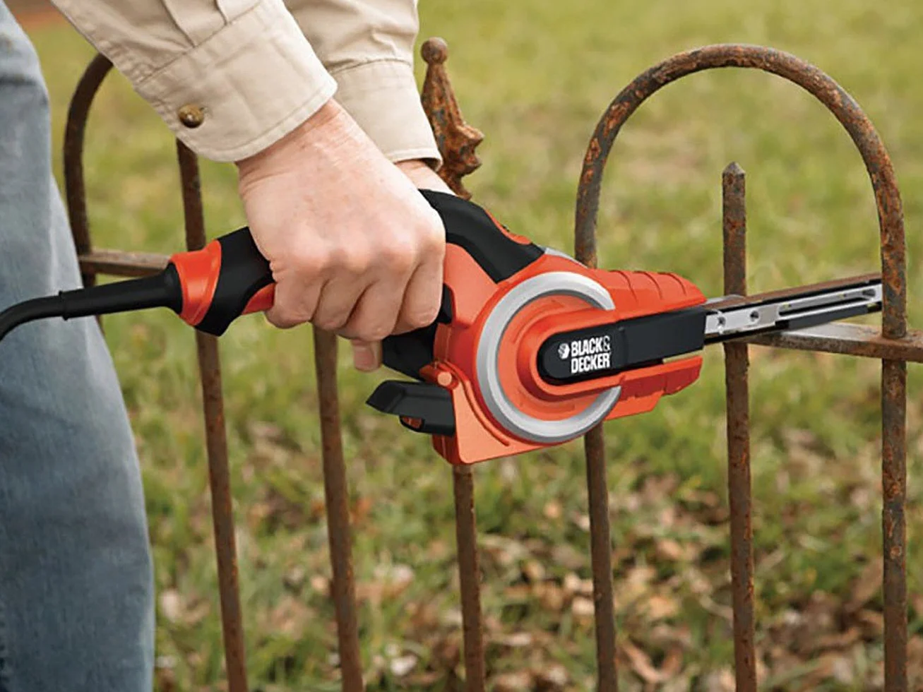 BLACK+DECKER Pilnik elektryczny 400 W z układem odsysania pyłu Cyclonic Action, szlifierka taśmowa, KA902EK-QS