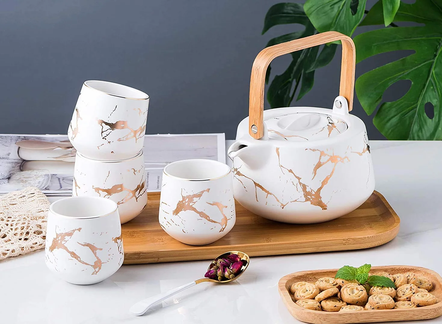 Ceramiczny zestaw do herbaty w japońskim stylu, elegancki czajniczek i 4 filiżanki do herbaty z drewnianą tacą na popołudniową herbatę, wystrój domu, restauracji, herbaty, przyjęcie, marmurowe