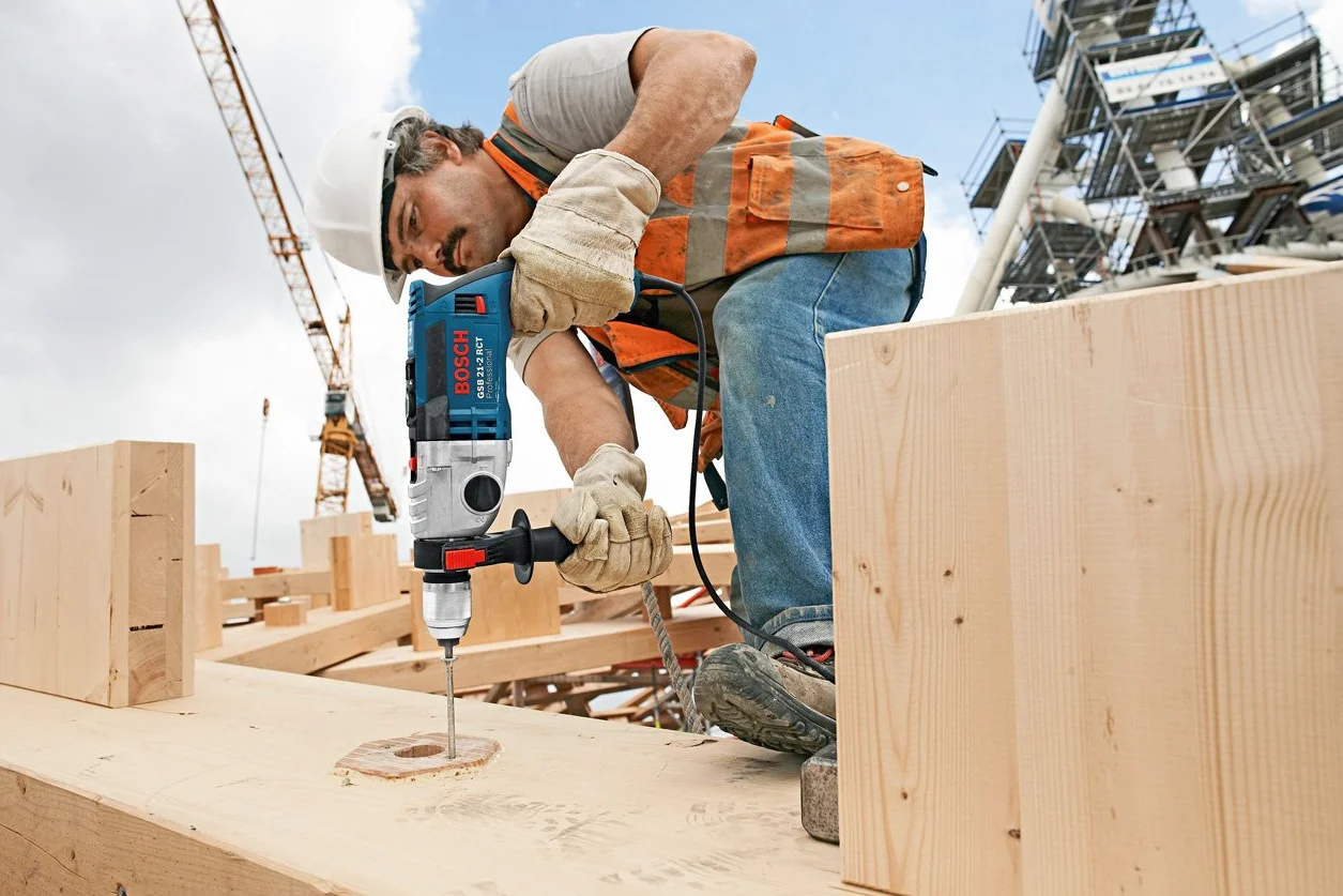 Bosch Professional: wiertarka udarowa GSB 21-2 RCT (Ø wiercenia w betonie: 13–22 mm, 1 300 W, uchwyt szybkozaciskowy: 13 mm, ogranicznik głębokości: 210 mm, rękojeść dodatkowa, walizka)