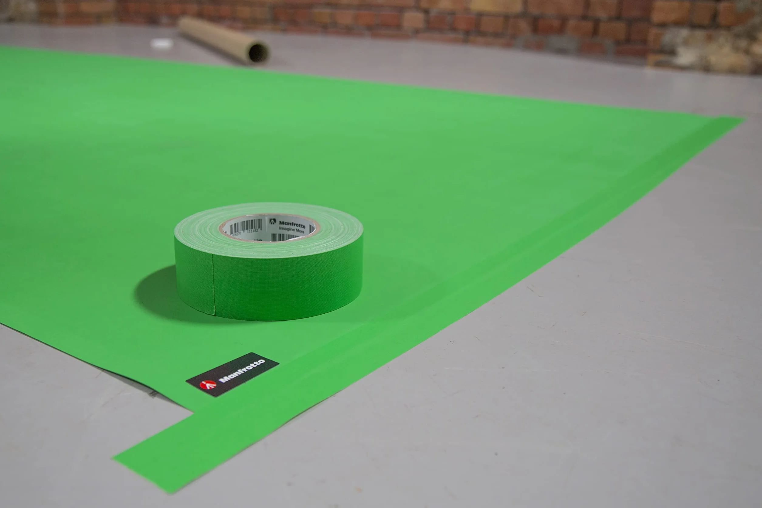 Manfrotto Chroma Key Green Gaffer Tape 50 mm x 50 m, taśma najwyższej jakości, bardzo mocne trzymanie, odpowiednia do techniki kluczowania, StudioLink, panoramiczne tło, LL LB7966