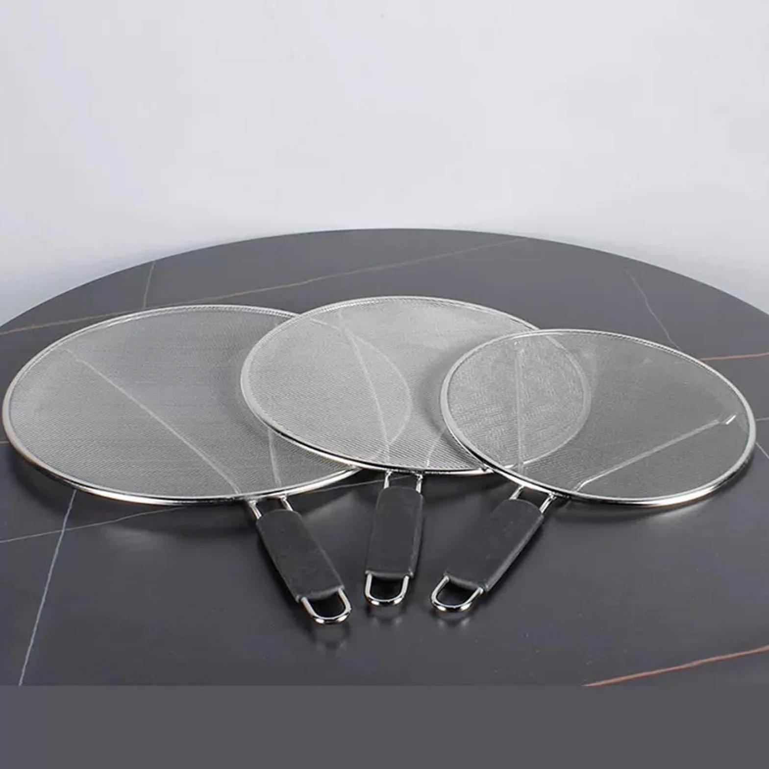 Fine Mesh Grease Splatter Screen Guard, Kitchen Protector for Frying Pan, Skillet, Stove, Oven, Grill, Pot, and Air Fryer, Prevents Oil Splash and Keeps Cooking Area Clean for Bacon, Sauces