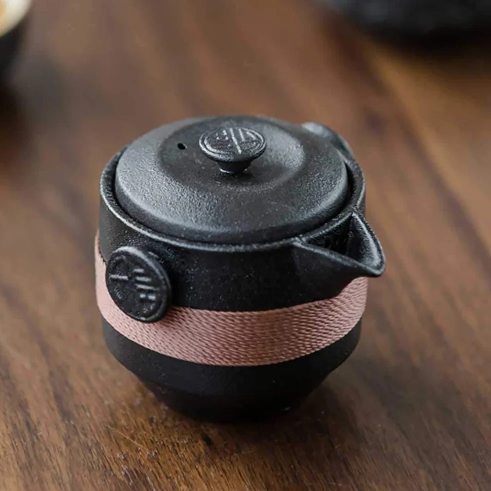 Syfunlv Mini podróżny dzbanek do herbaty ceramiczny, przenośny zestaw do herbaty Kung-Fu z garnkiem i dwoma kubkami, z filtrem do wody do herbaty i workiem do przechowywania na zewnątrz piknik do biura domu