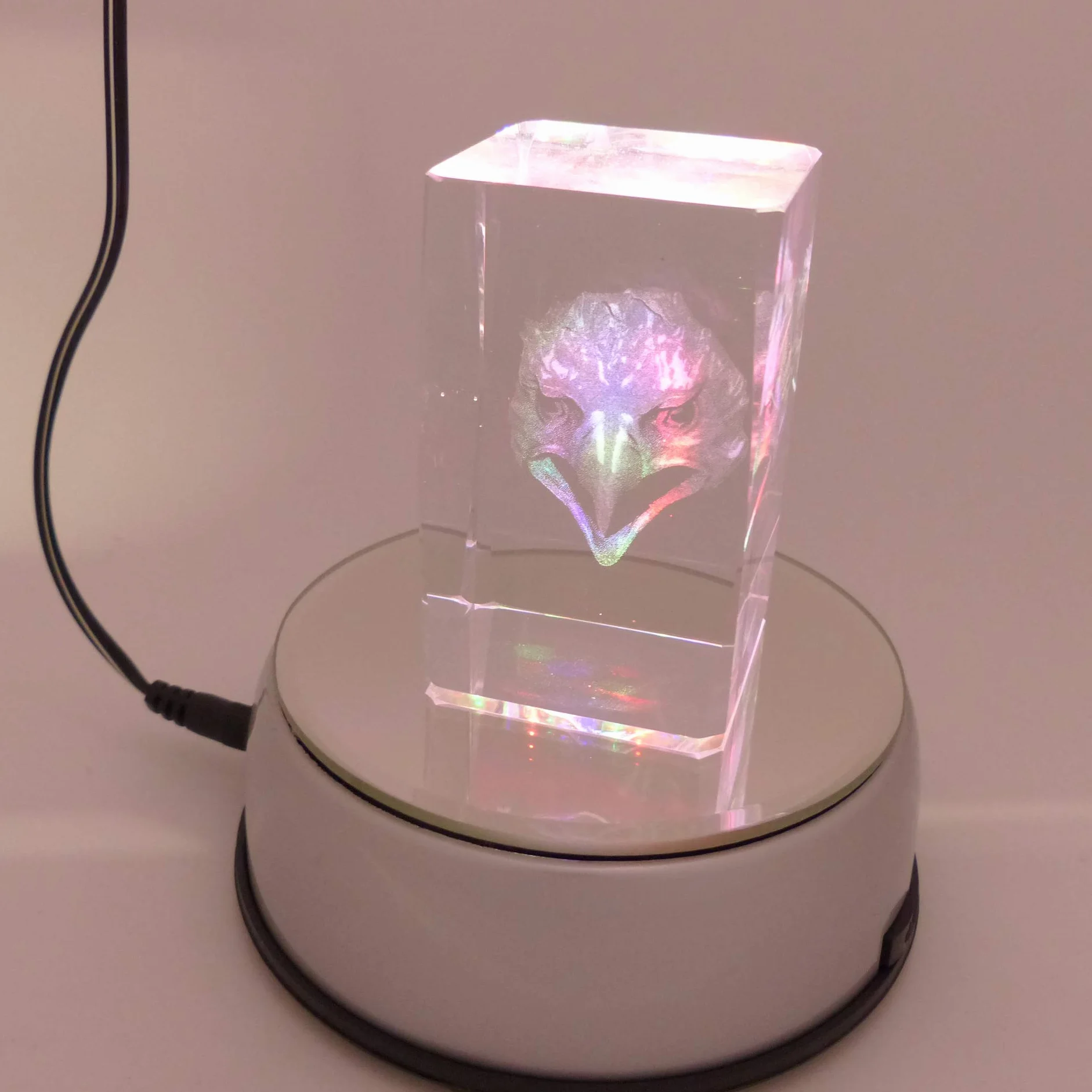Podstawa z oświetleniem LED do podświetlania szklanych figurek, zmiennymi kolorami z 7 diod LED