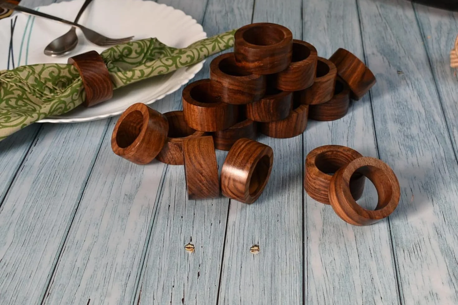 Ajuny Ręcznie wykonany drewniany okrągły pierścień na serwetkę elegancki gładki dekoracyjny 3,8 cm serwetki do dekoracji stołu kolacja wesele przyjęcia jadalnia przyjęcie dekoracja stołu zestaw 12