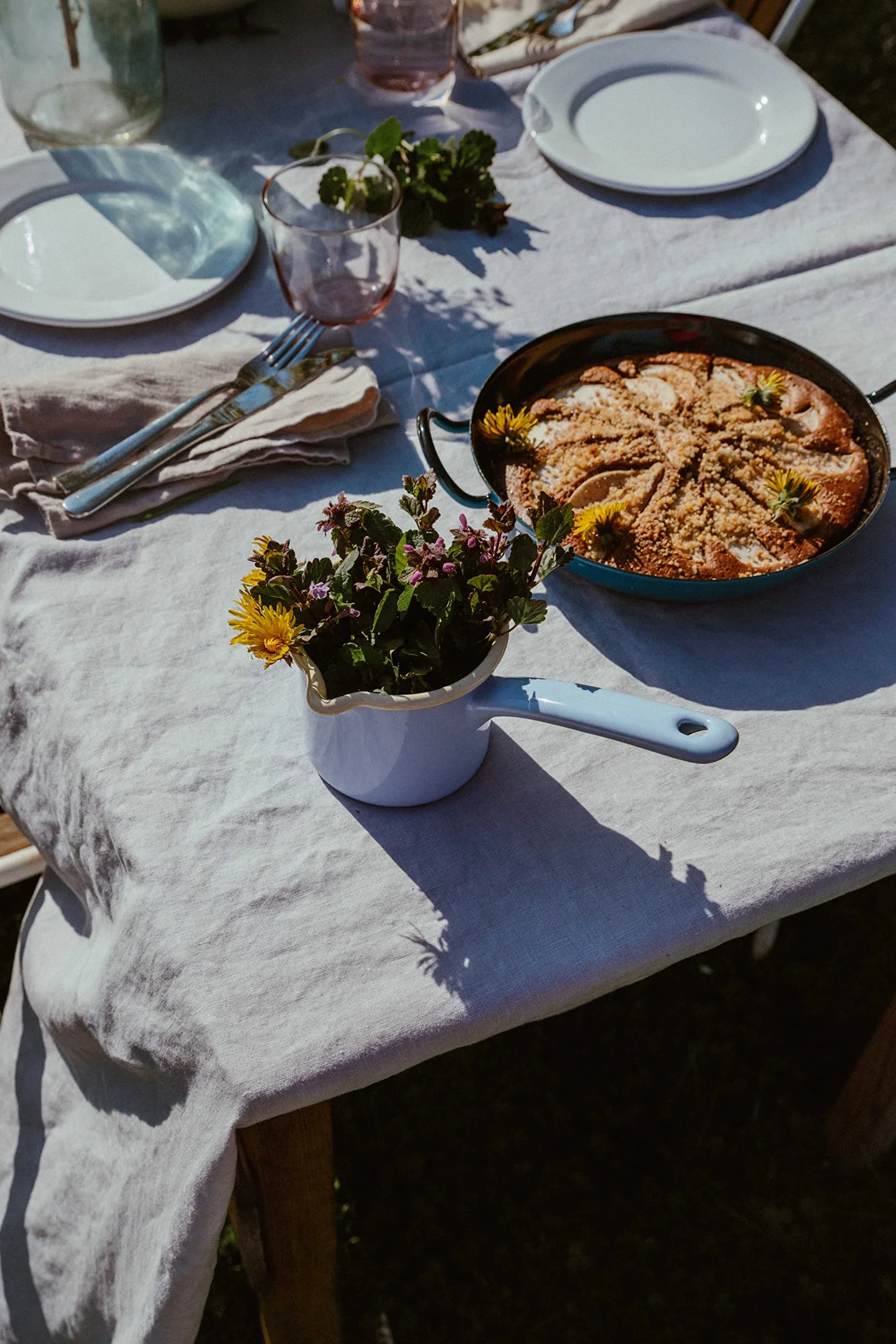 Riess, 0283-006 kubek niekapiący z uchwytem 9, klasyczny - Bunt/Pastell, kolor pastelowy niebieski, średnica 9 cm, wysokość 11,4 cm, pojemność 0,5 l, emalia, garnek na mleko, indukcyjny