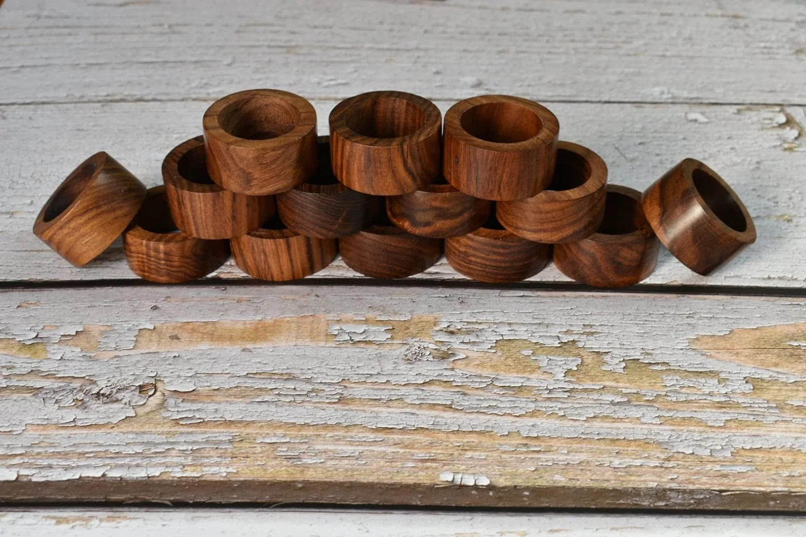 Ajuny Ręcznie wykonany drewniany okrągły pierścień na serwetkę elegancki gładki dekoracyjny 3,8 cm serwetki do dekoracji stołu kolacja wesele przyjęcia jadalnia przyjęcie dekoracja stołu zestaw 12
