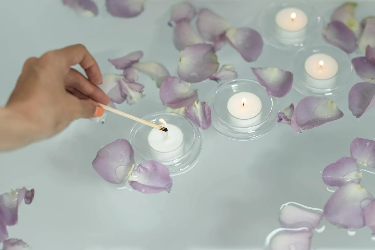 Horeca Candles - 200 białych świec tealight - czas palenia 8 godzin - bezzapachowy, bezzapachowy, 200 sztuk świeczek do herbaty - przezroczysty plastikowy kubek