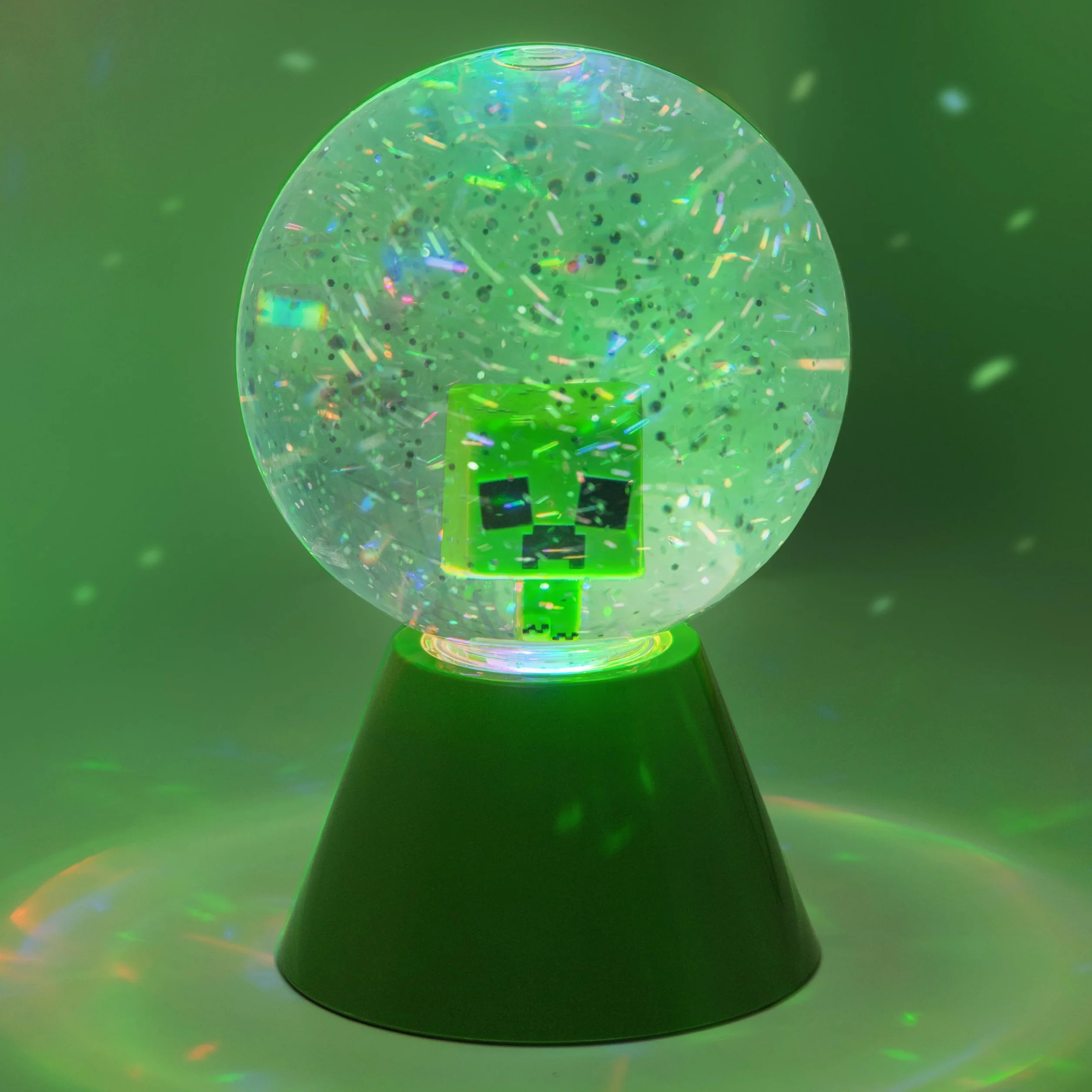 Paladone Minecraft Creeper Brokatowa kula LED, oficjalna licencjonowana kula śnieżna LED zmieniająca kolor dla dzieci i nastolatków, gadżety do gier, kompaktowa konstrukcja, zielona