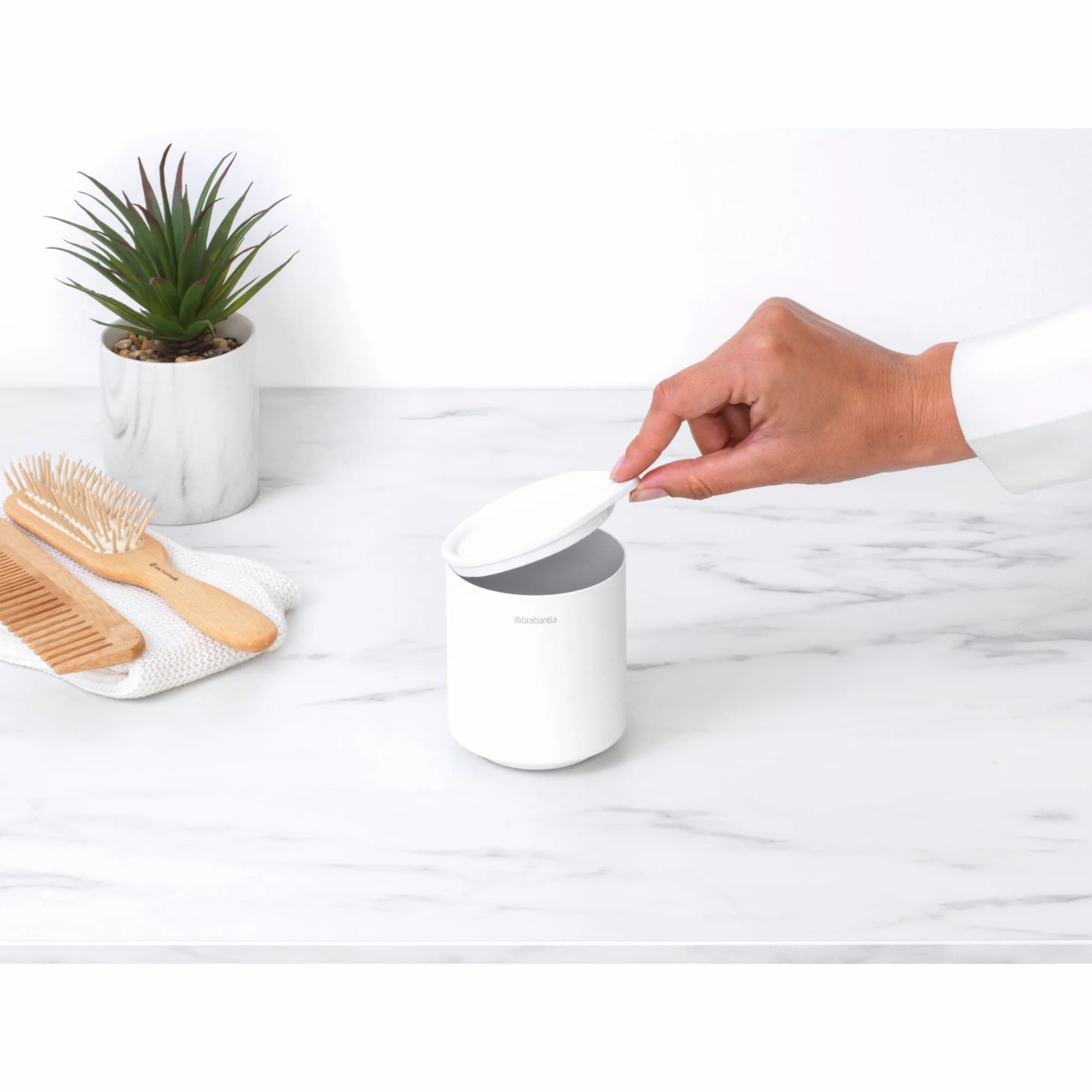 Brabantia - Mindset Pojemnik do Przechowywania - Do Przechowywania Małych Przedmiotów - Higieniczny - Pokrywa Miękka w Dotyku - Odporny na Korozję - Łatwe Czyszczenie - Fresh White - 10 x 8 x 10 cm