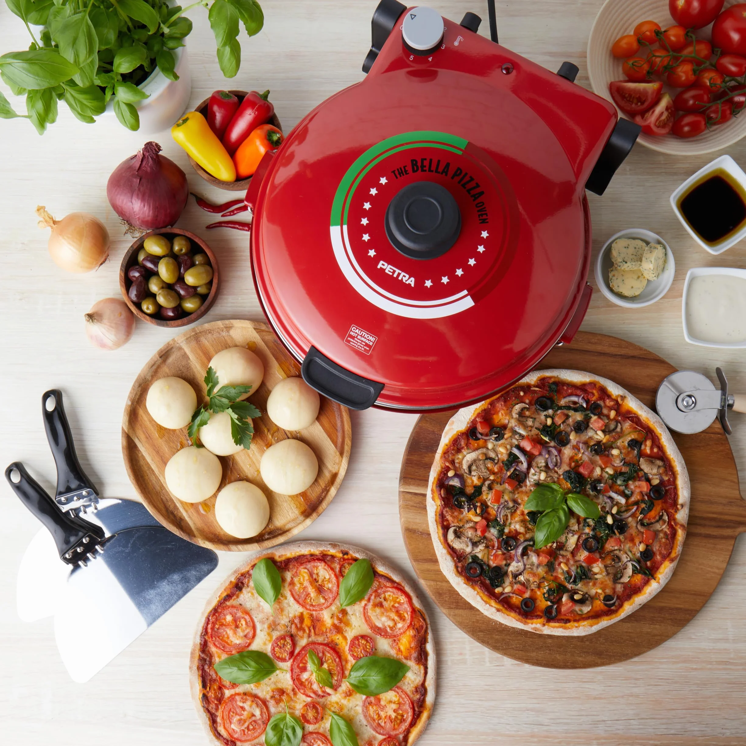 Petra PT5666VDE Elektryczny piecyk do pizzy — 1200 W, 5 ustawien grzania, szybkie nagrzewanie, profesjonalne pieczenie pizzy w 5 minut, wyjmowany kamien do pizzy, nóz i 2 lopatki, czerwony