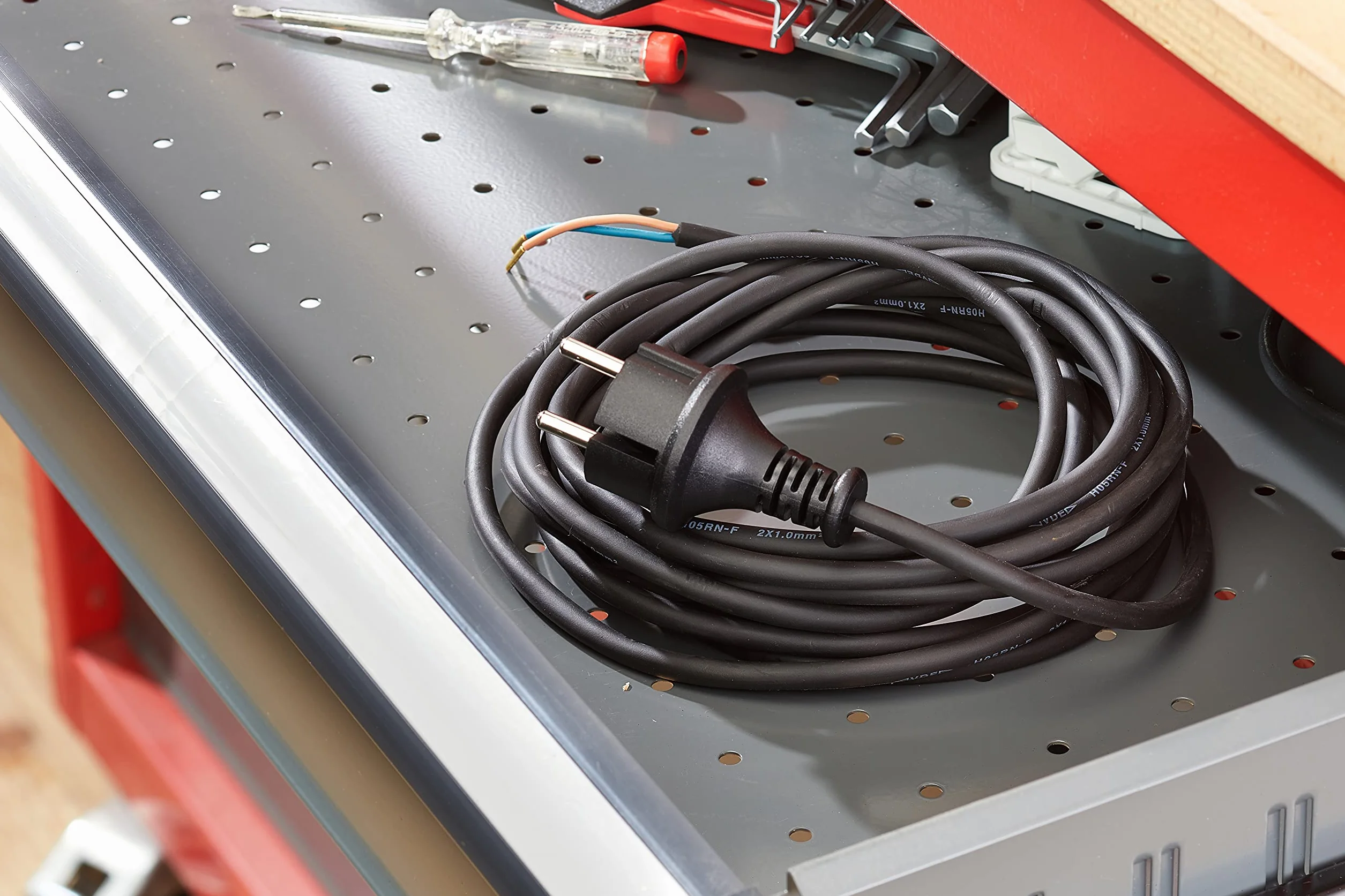 as - Schwabe Bohrmaschinen-Anschlussleitung, 5 m Gummi-Anschlussleitung H05RN-F 2x1,0mm², Konturenstecker mit Leitung, Adapter-Kabel mit Aderendhülsen, 230V, 16A, IP44, schwarz, 70530