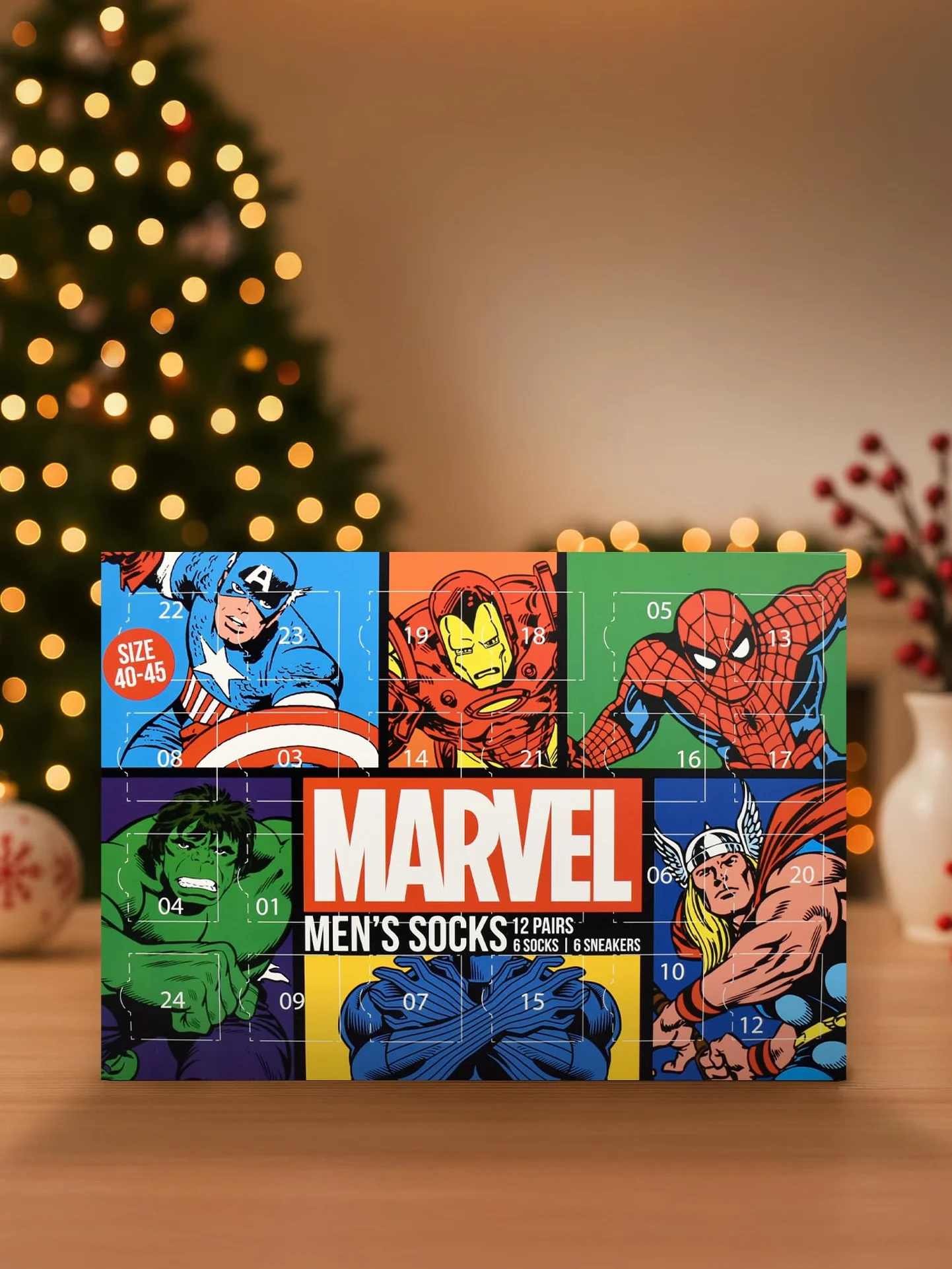 United Labels Marvel kalendarz adwentowy z 12 parami skarpet dla mężczyzn, rozmiar 40-45, kalendarz z trampkami i długimi skarpetami, kalendarz bożonarodzeniowy na prezent