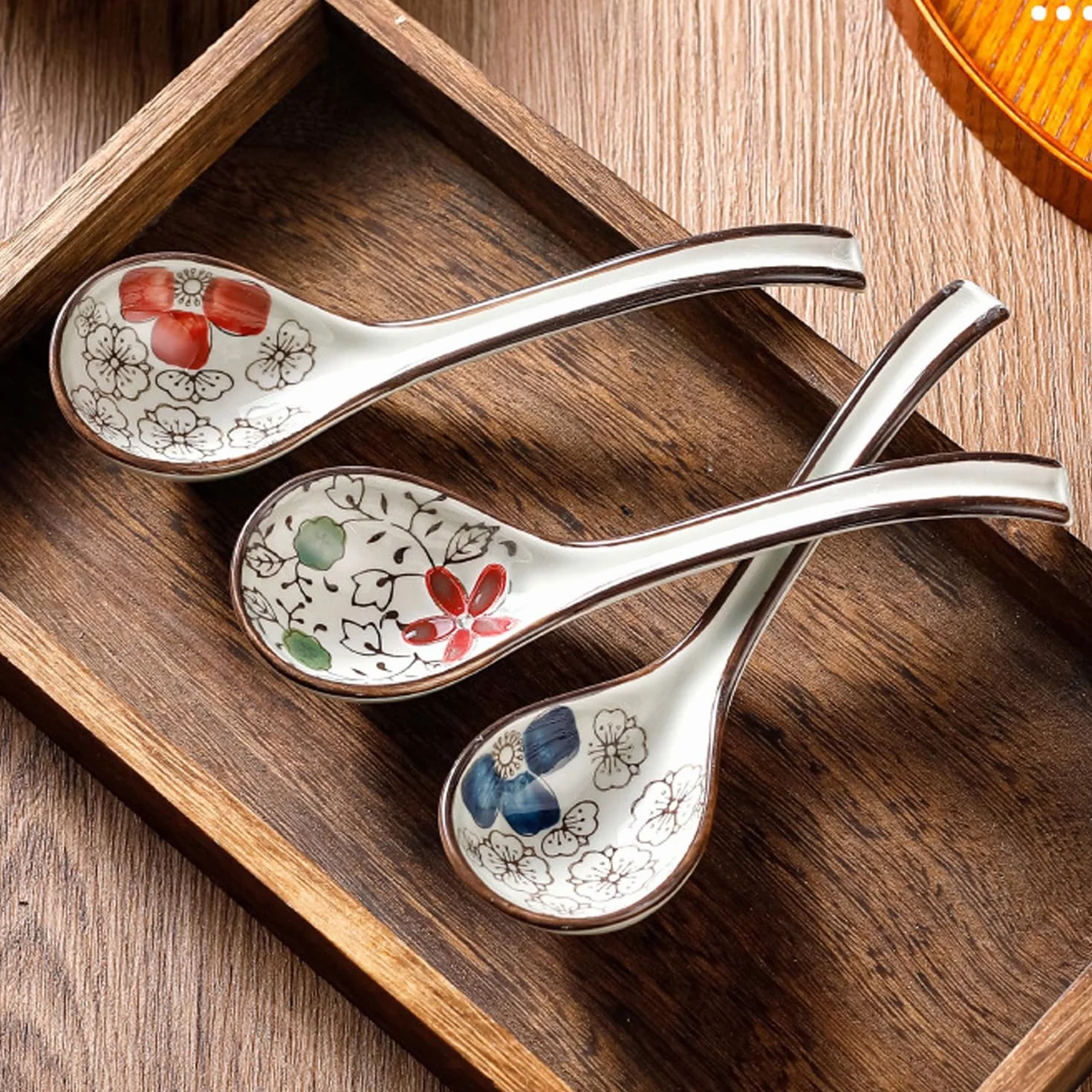 Ceramiczne łyżki do zupy, ramen, chińskie łyżki do zupy, japońskie łyżki do zupy w stylu retro, kreatywne porcelanowe azjatyckie łyżki do zupy do Ramen Pho, płatków śniadaniowych, pierogów Wonton,