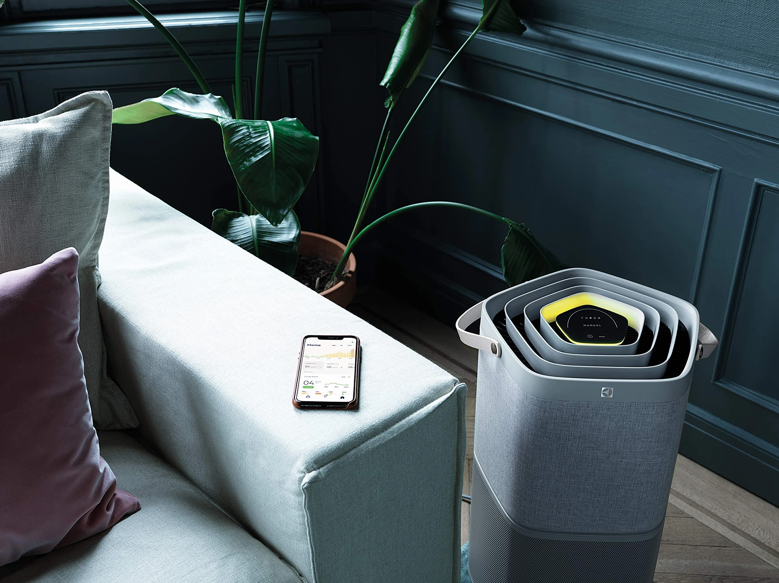 Oczyszczacz powietrza Electrolux Pure A9 PA91-604GY CADR 620m³/h, do 129m² wg Boverket,Usuwa 99,9% bakterii unoszących się w powietrzu i 99,5% cząsteczek PM2,5, Tylko 17dB w trybie cichym, Jasnoszary