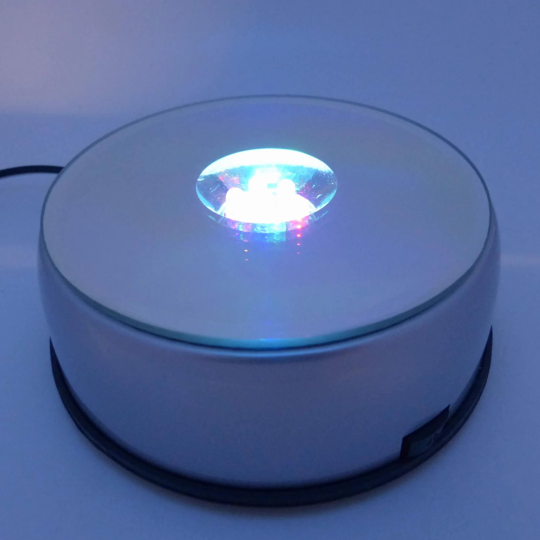 Podstawa z oświetleniem LED do podświetlania szklanych figurek, zmiennymi kolorami z 7 diod LED